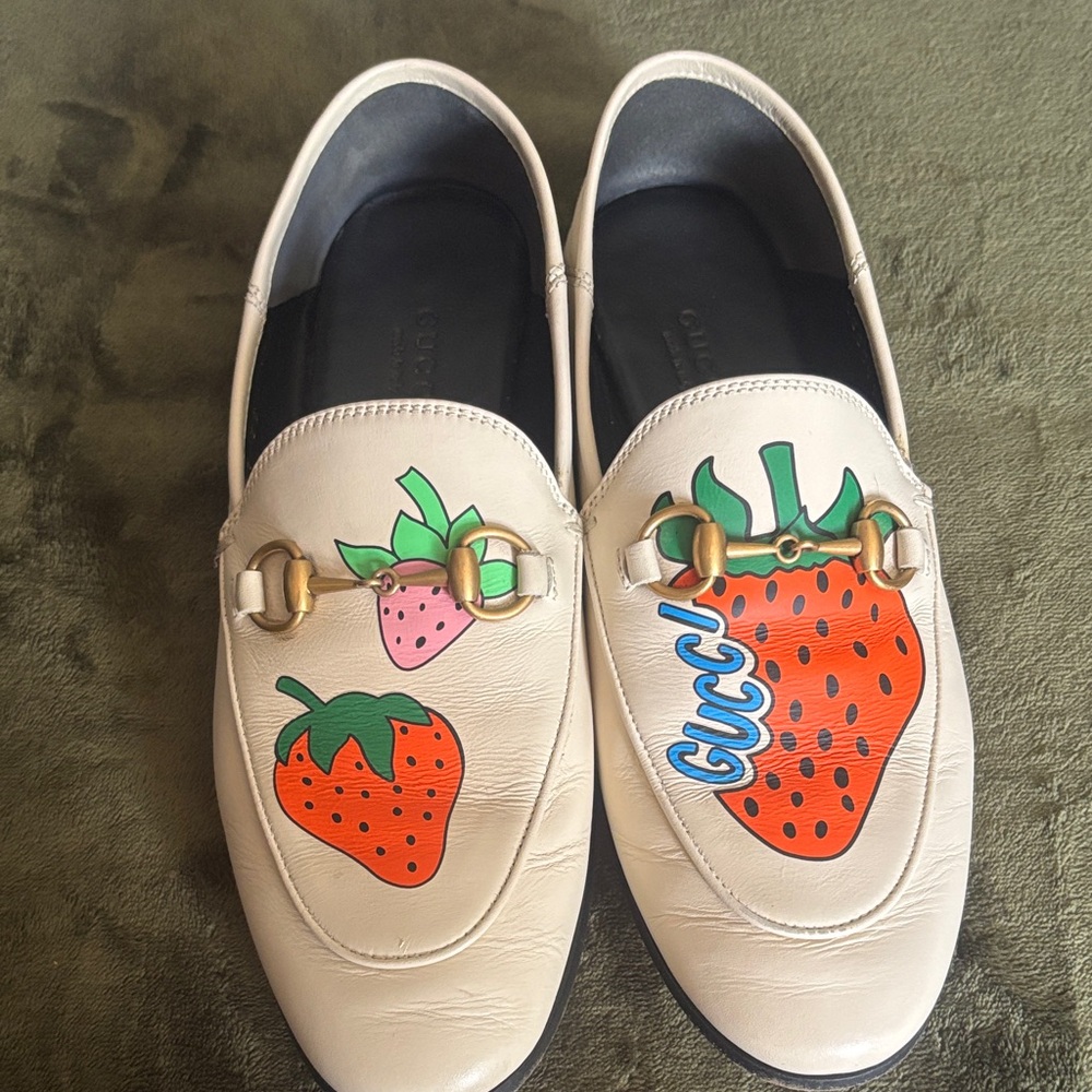 Gucci Cream Loafers with Strawberry Motif